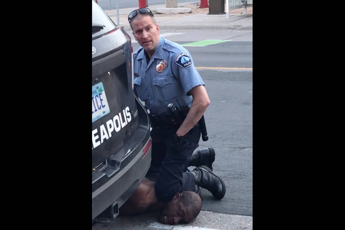 Ex-policial que sufocou e matou George Floyd é solto após pagar fiança de US$ 1 milhão