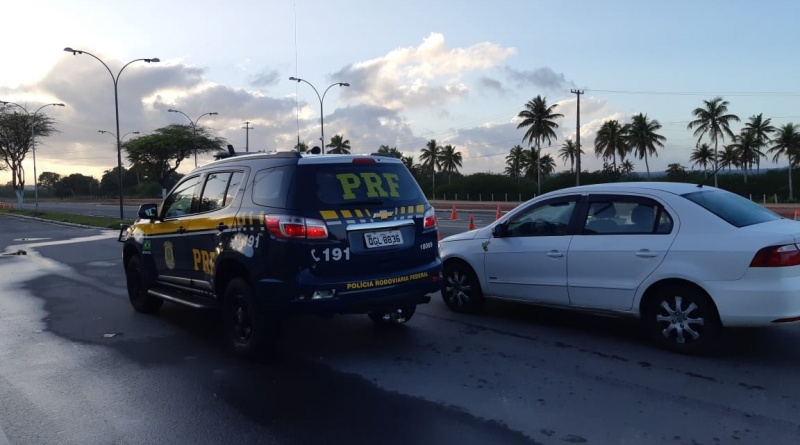 Em Macaíba, Polícia Rodoviária recupera dois veículos roubados