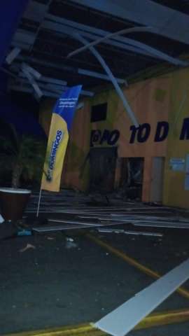 [VÍDEO] Bandidos explodem caixa eletrônico em posto de combustíveis em Ceará Mirim