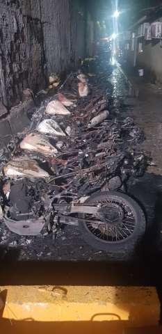 [VÍDEO] Motos da STTU são queimadas em ataque criminoso