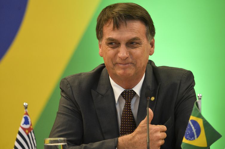 Popularidade de Bolsonaro é prova que imprensa não vai conseguir derrubar presidente
