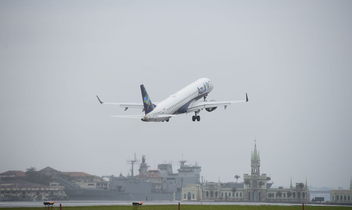 Latam e Azul começam a compartilhar voos nesta segunda-feira