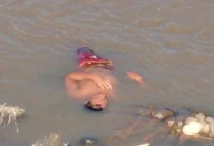 [VIDEO] “Morto” acorda na hora em que bombeiros o resgatavam em rio
