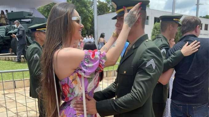 Após formatura militar do noivo, atleta trans do RN é alvo de ameaças e ataques virtuais