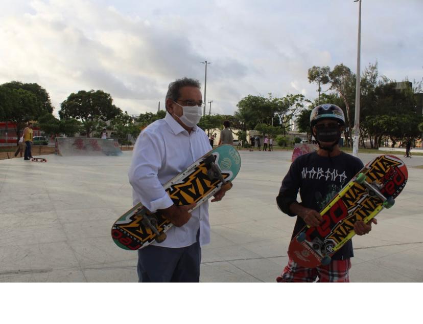 Prefeitura entrega novo Skate Park após reforma na “praça do Disco Voador” em Ponta Negra