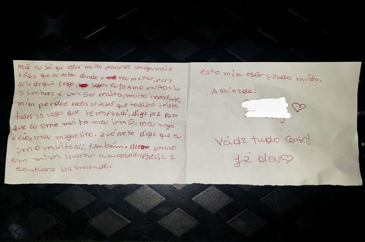 Paciente de 21 anos internada com Covid-19 escreve carta para a mãe: ''Estou me esforçando, vai dar tudo certo''