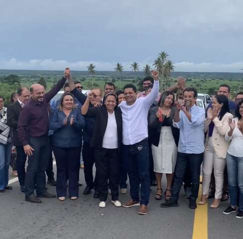 Falsidade, traições e dissimulação em uma única foto
