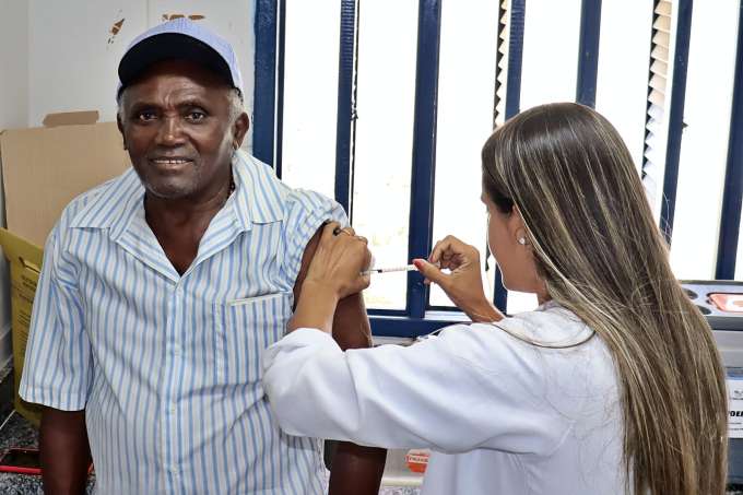 Campanha de vacinação bivalente covid-19  é realizada em Macaíba