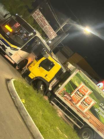 [VIDEO] Caminhão com eixo quebrado deixa trânsito totalmente parado no sentido Parnamirim