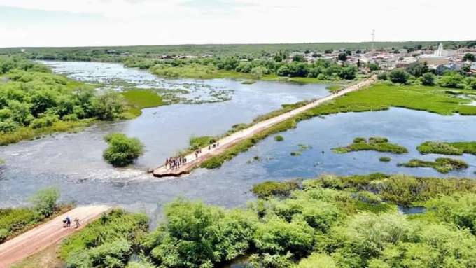 Trecho de estrada que liga cidades no Vale do Açu e Costa Branca se rompe após cheia de rio