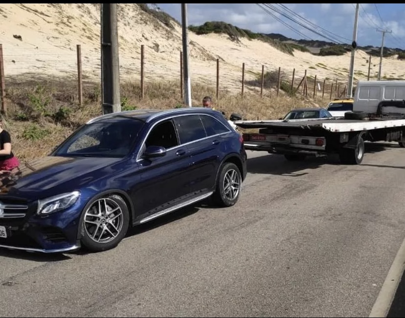 Médico com sinais de embriaguez bate o carro na Via Costeira, em Natal