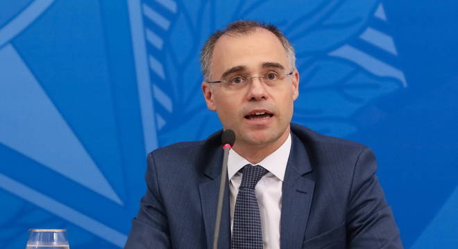 Ministério da Justiça diz ao STF não investigar opositores do governo