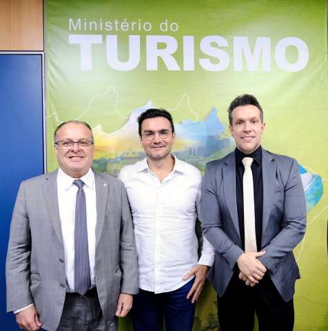 Presidente da Câmara de Natal, Eriko Jácome, acompanhado do deputado Paulinho Freire se reúnem com Ministro do Turismo em busca de investimentos para a cidade