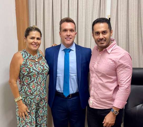 Ao lado do presidente da CMN, Eriko Jácome, Rosa Guerreira anuncia pré-candidatura à vereadora de Natal