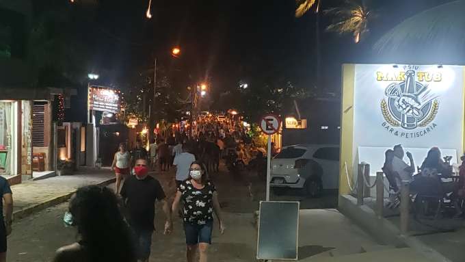 Feriadão com praias lotadas