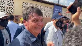[VIDEO] Bolsonaro e ministros tomam banho na água do poço em Ipanguaçu
