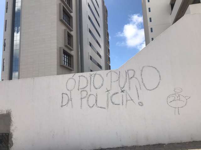 Pichação no muro do TJ/RN: “Ódio puro da Polícia”