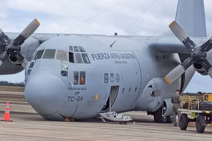 Avião gigante sofre acidente ao pousar no Aeroporto de Natal