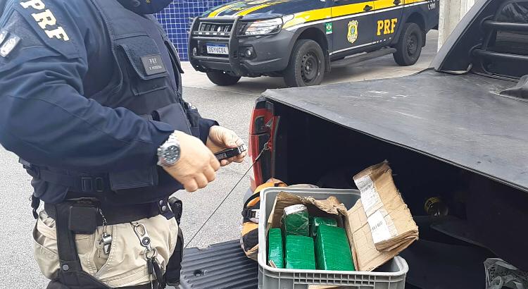 PRF prende casal com dez quilos de maconha em São Gonçalo do Amarante