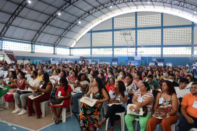 Prefeito Emído Jr sanciona Lei do piso dos professores na abertura da Jornada Pedagógica